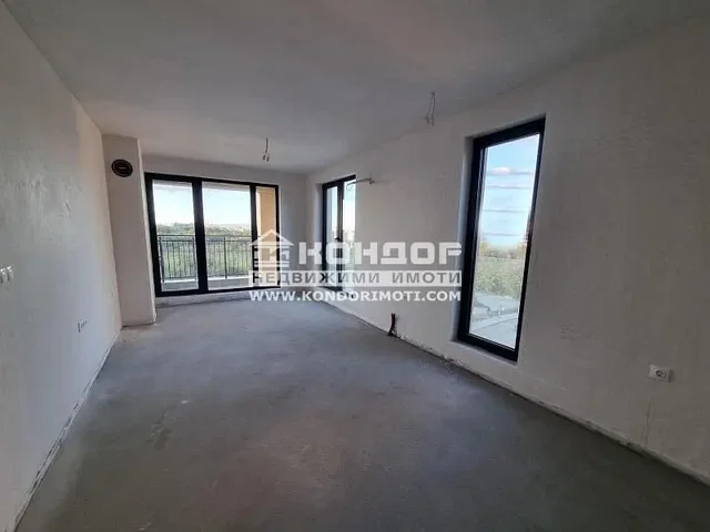 Obývací pokoj; výhled, nutná rekonstrukce, přirozené světlo