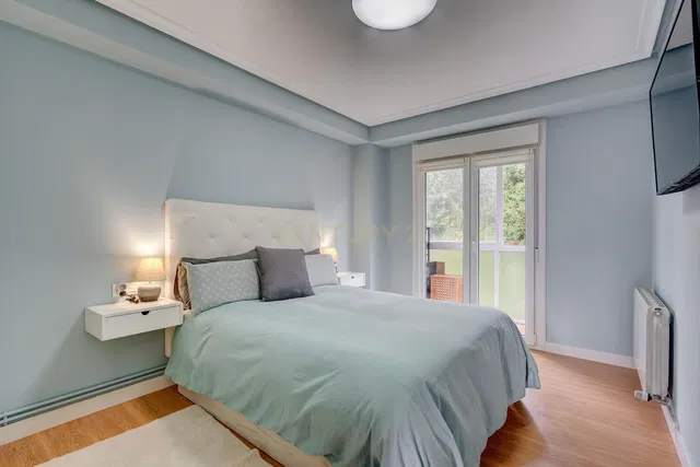 Camera da letto; luce naturale, stile moderno