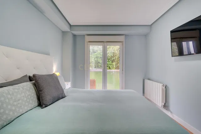 Camera da letto; luce naturale, stile moderno