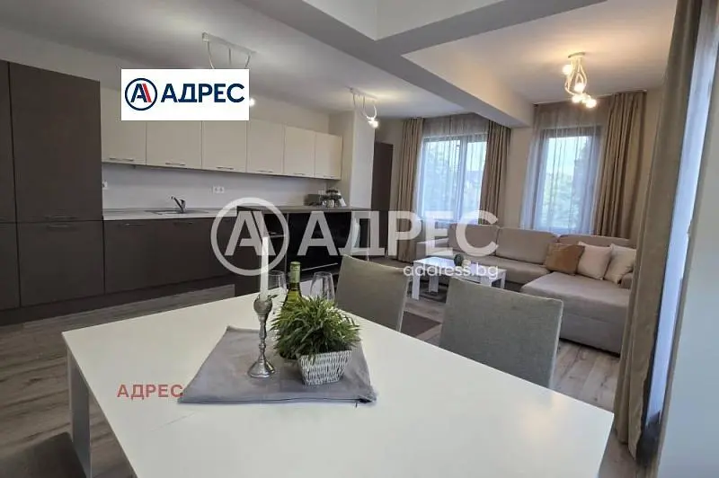 Wohnzimmer; blick, moderner stil, tageslicht