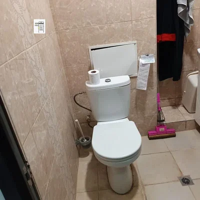 Toaleta; dlažba