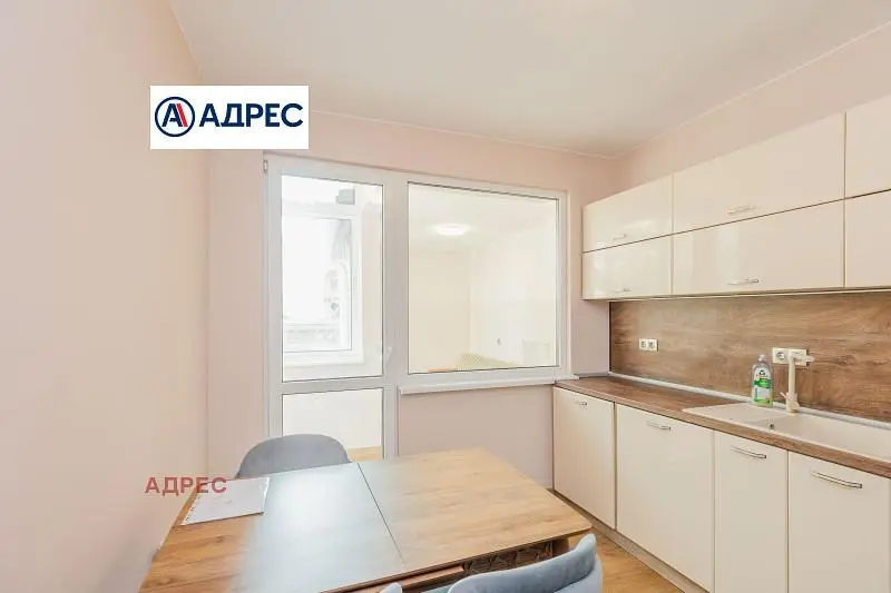 Kuhinja; kuhinjski aparati, prirodno svjetlo