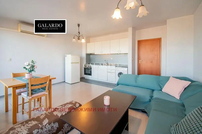 Dnevni boravak; pogled, prirodna svjetlost