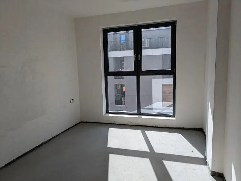 Ostale; pogled, prirodna svjetlost, potrebna renovacija