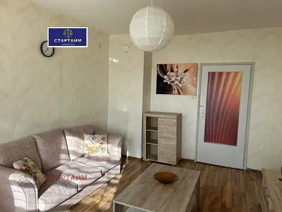 Dnevna soba; drveni pod, prirodno svjetlo, moderni stil