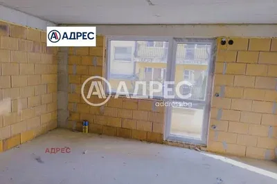 Ostale; potrebna renovacija, prirodna svjetlost