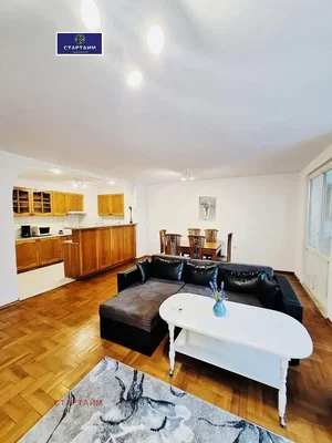 Salon; parquet, lumière naturelle