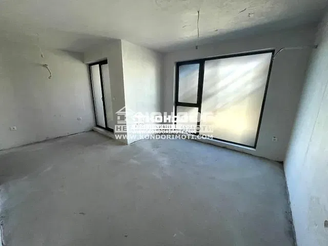 Otro; necesita renovación, luz natural