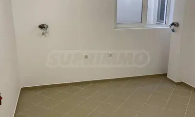 Ostalo; pločice, prirodno svjetlo