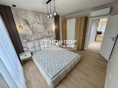 Spavaća soba; drveni pod, prirodna svjetlost