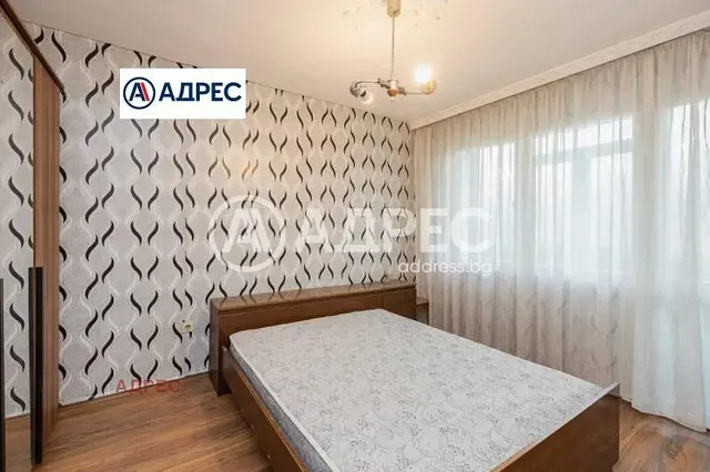 Chambre; parquet, lumière naturelle