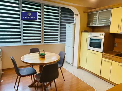 Cuisine; électroménager, carrelage, parquet