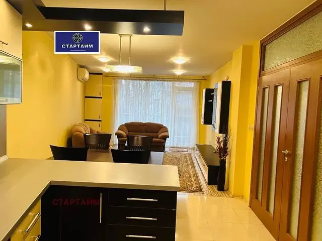 Salon; vue, lumière naturelle