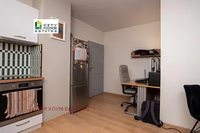 Kuhinja; drveni pod, moderni stil