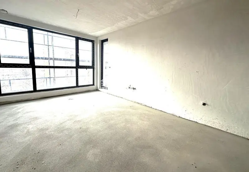 Ostalo; prirodno svjetlo, potrebna renovacija