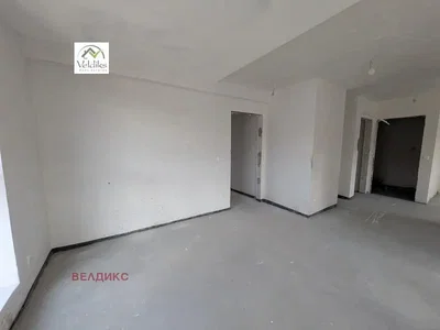 Otro; necesita renovación, luz natural