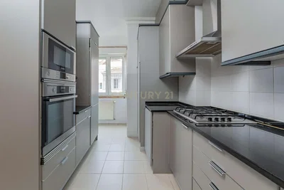 Küche; küchengeräte, fliesenboden, renoviert, tageslicht, moderner stil