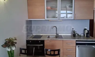 Cuisine; électroménager, lumière naturelle