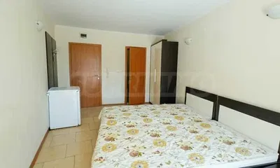 Dormitorio; suelo de baldosas