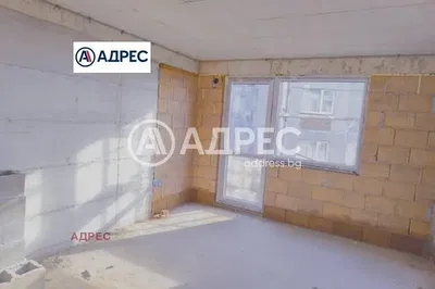 Otro; necesita renovación, luz natural