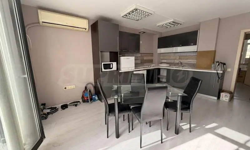 Cuisine; électroménager, lumière naturelle