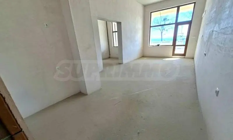 Schlafzimmer; tageslicht, renovierungsbedürftig