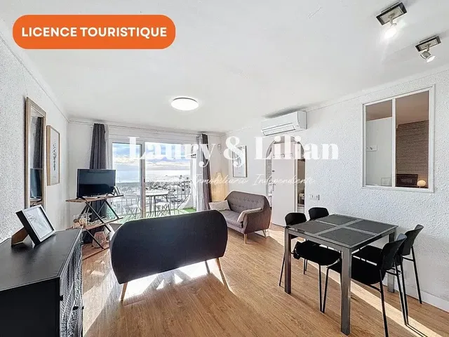 Oturma odası; manzara, doğal ışık