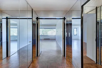 غرفة معيشة; إطلالة, أرضية خشبية, ضوء طبيعي