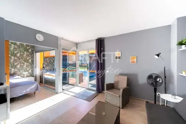 Oturma odası; manzara, doğal ışık