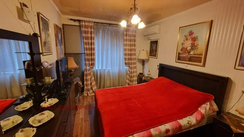 Chambre; parquet, lumière naturelle, style rustique