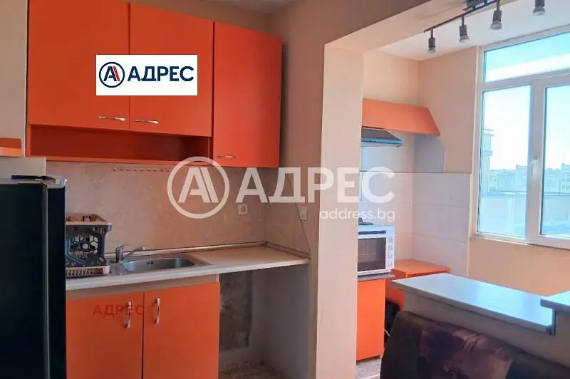 Kuhinja; kućanski aparati, pogled