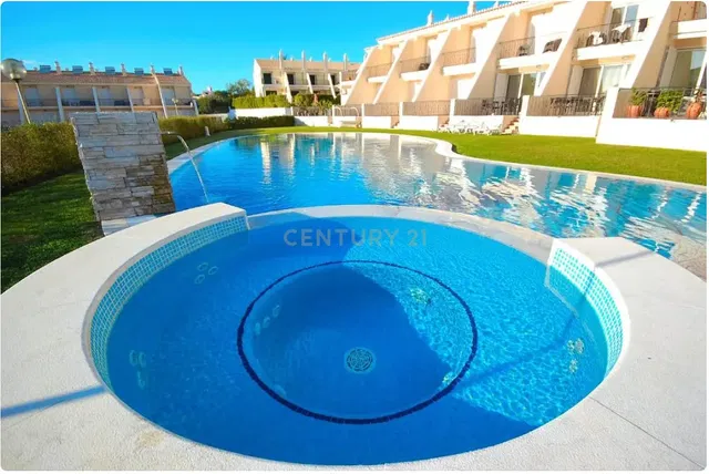 Maison et environs; vue