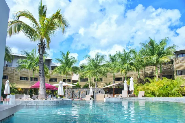 Maison et environs; vue, lumière naturelle