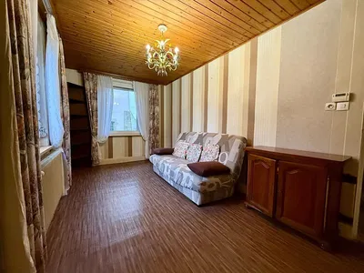 Dnevna soba; drveni pod, prirodno svjetlo