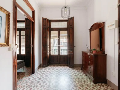 Spavaća soba; prirodno svjetlo, rustikalni stil, drveni pod