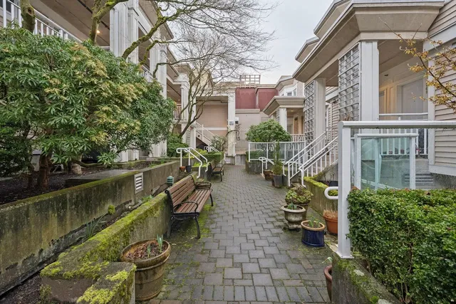 Maison et environs; lumière naturelle