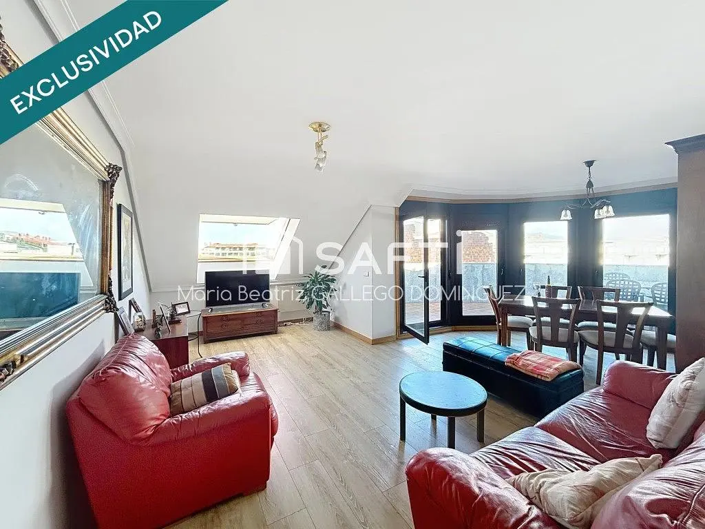 Salon; vue, parquet, lumière naturelle, style moderne