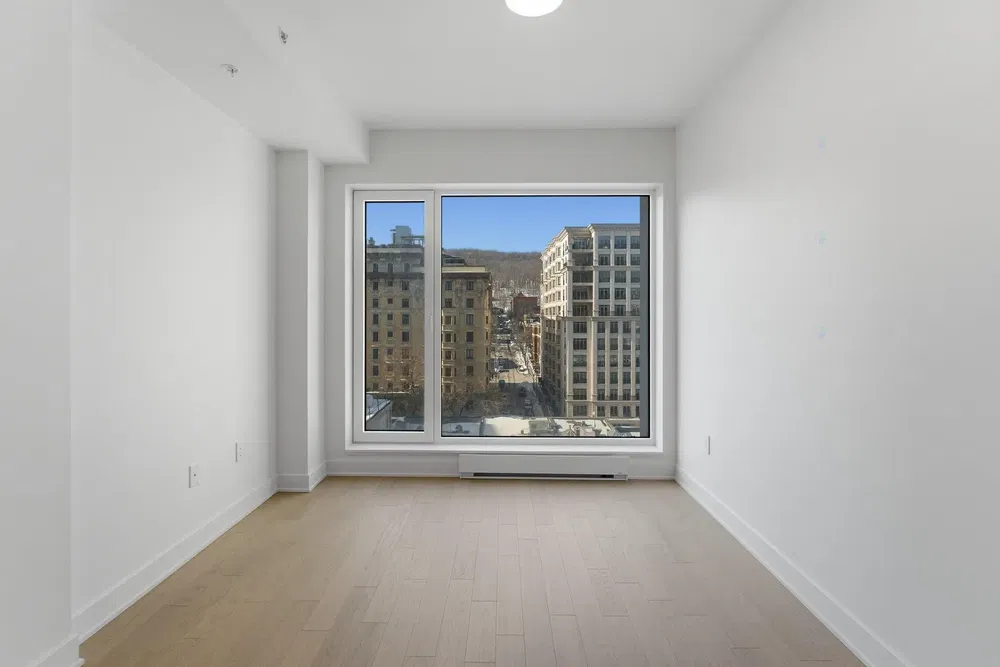 Dnevna soba; pogled, drveni pod, prirodno svjetlo, renoviran