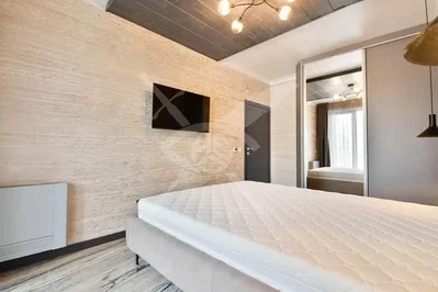 Bedroom; natural light, modern style