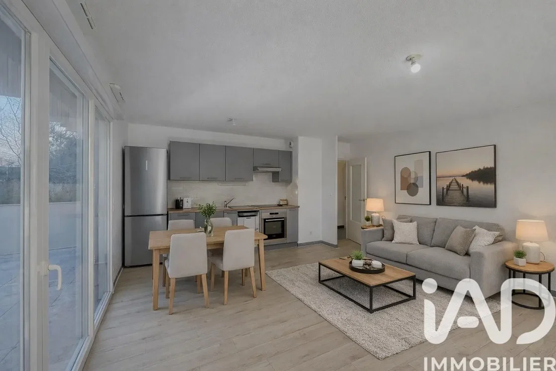 Дневна соба; поглед, кухињски апарати, природно светло, модерни стил