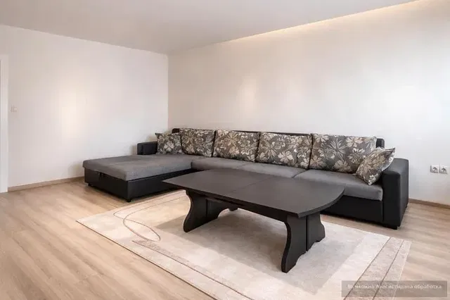 Oturma odası; doğal ışık, modern stil