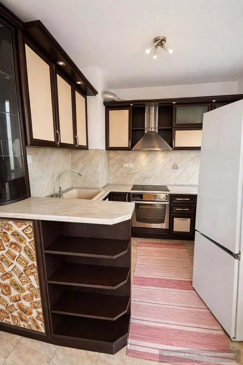 Cucina; elettrodomestici, pavimento in piastrelle, ristrutturato, luce naturale, stile moderno