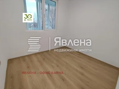 Dnevni boravak; drveni pod, pogled, prirodna svjetlost