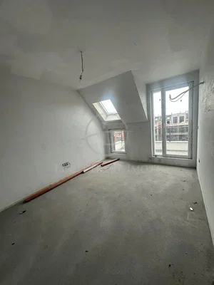 Ložnice; přirozené světlo, nutná rekonstrukce