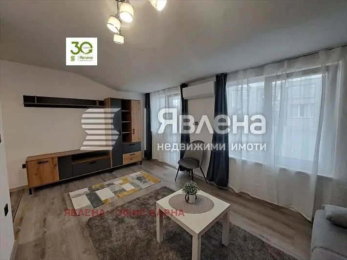 Soggiorno; vista, pavimento in legno, luce naturale, stile moderno