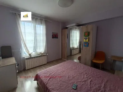 Camera da letto; luce naturale, stile moderno