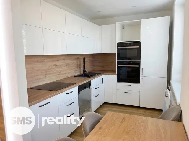 Cucina; elettrodomestici, stile moderno
