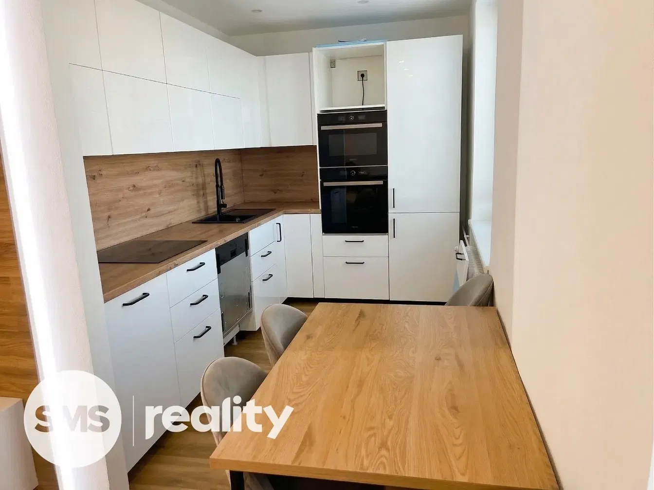 Kuchyně; kuchyňské spotřebiče, moderní styl