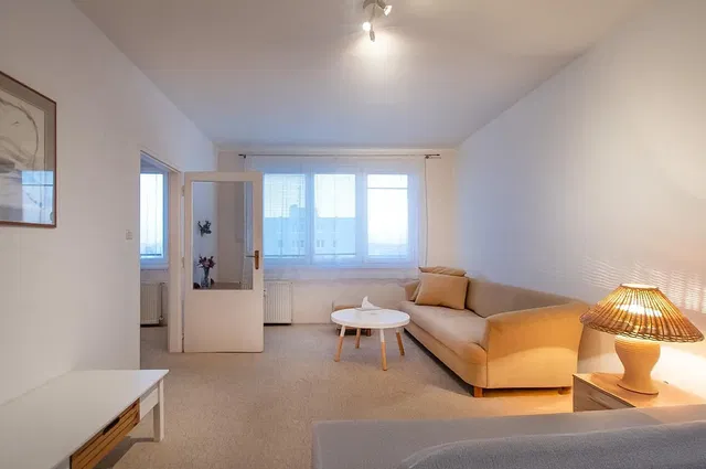 Oturma odası; doğal ışık, modern stil