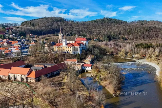 Haus und umgebung; blick